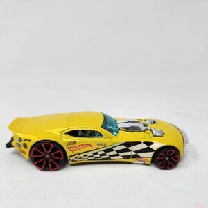 Hot Wheels 2005 Nitro Doorslammer Diecast Car Yellow W/ Checkered Graphics & Red